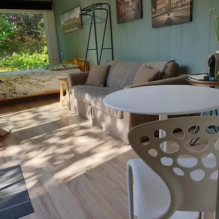 Un Ecrin De Verdure A Max Apartment